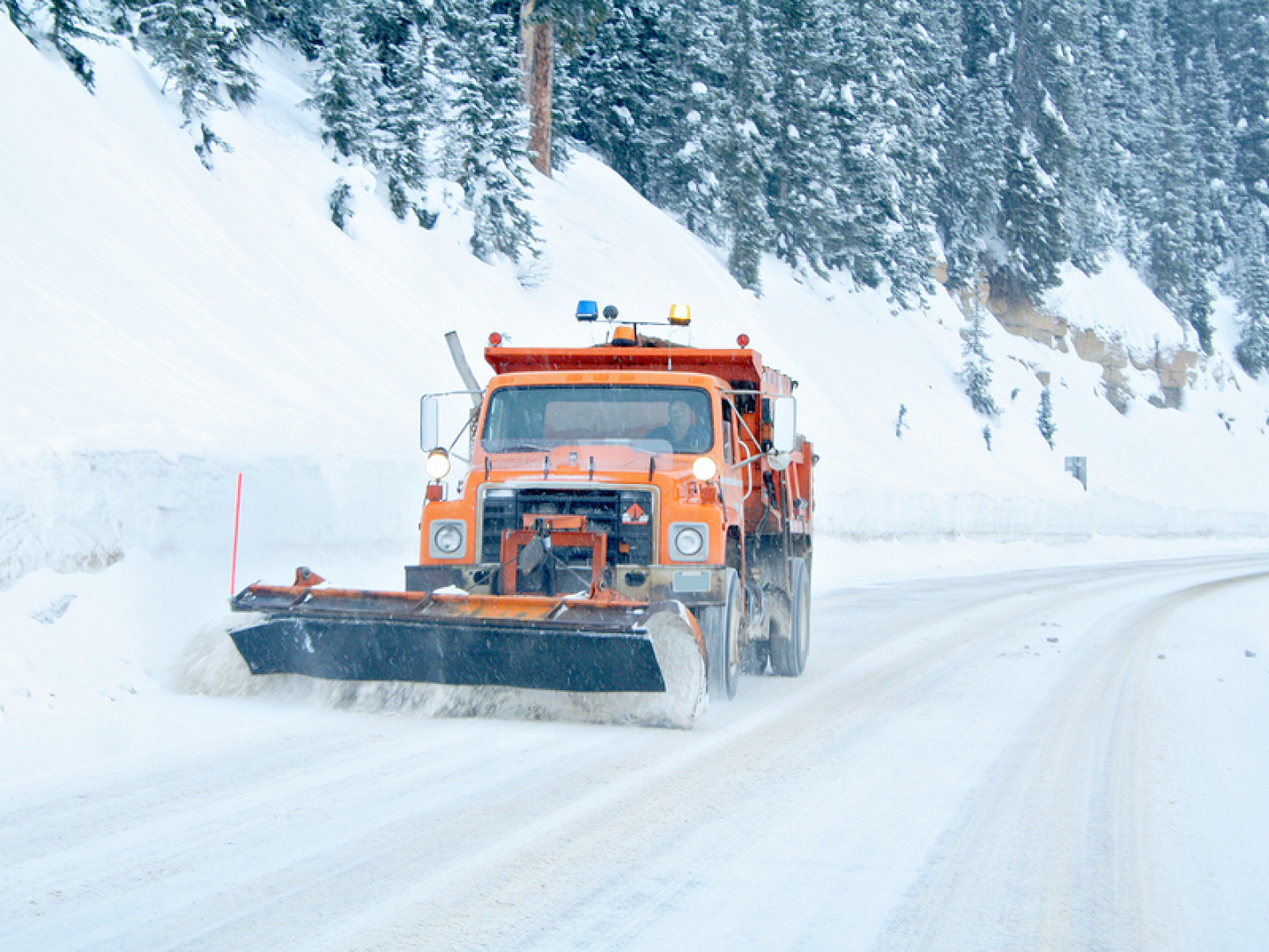 Snow Plow Installation & Salt Spreading Systems | Cam Co.